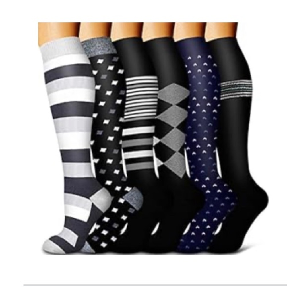 Men’s / Women’s Compression Socks - NWT  Size S/M